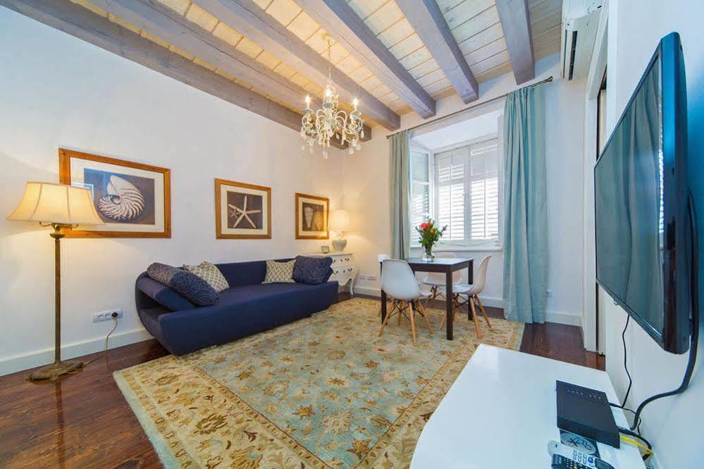 Apartment Arty Old Town By Irundo
