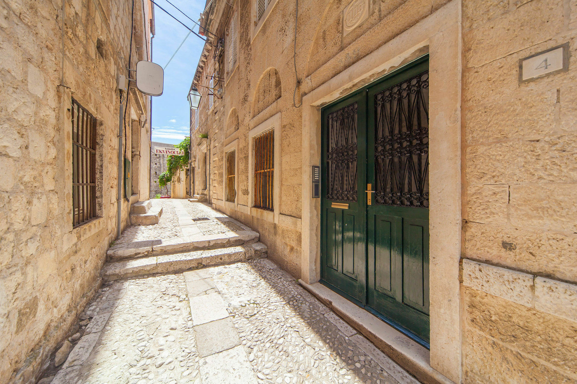 Apartment Arty Old Town By Irundo