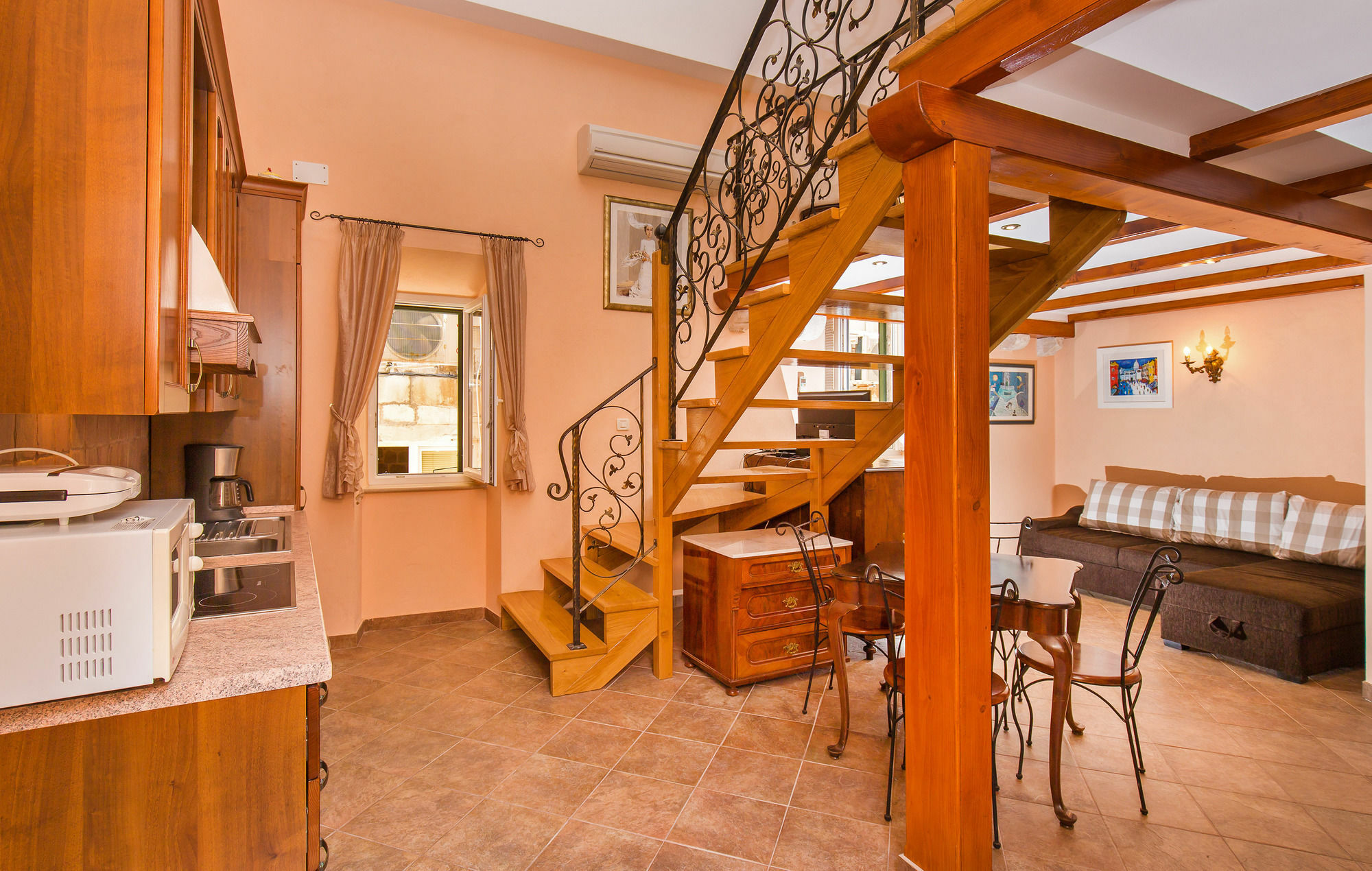 Apartment Arty Old Town By Irundo